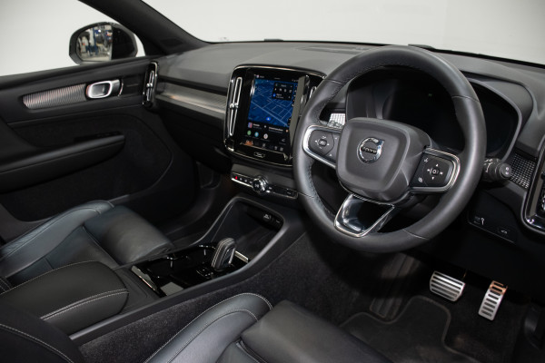 2022 Volvo XC40 XZ Recharge Pure Electric SUV Image 16