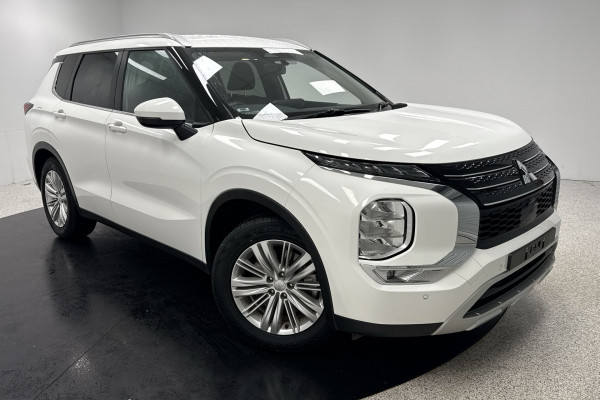 2023 Mitsubishi Outlander ZM LS SUV