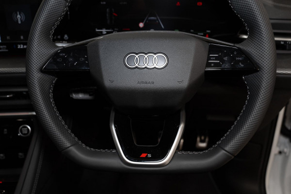 2026 Audi Q5 e-hybrid 270kW SUV image 11