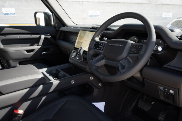 2026 Land Rover Defender L663 110 D350 X-Dynamic SE SUV image 9