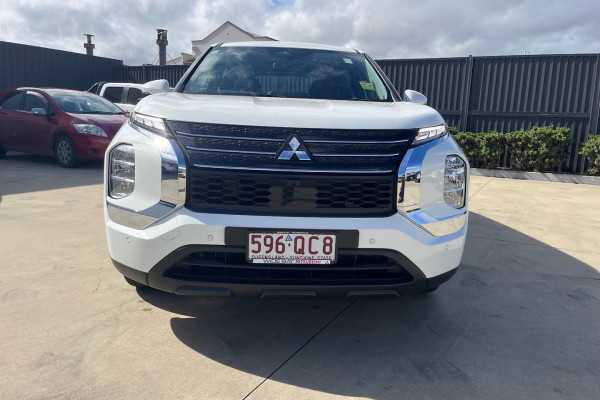 2025 MY24 Mitsubishi Outlander ZM PHEV ES SUV Image 2