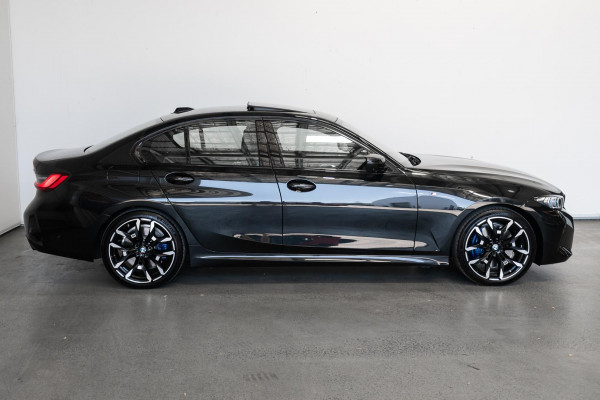 2026 BMW 3 Series G20 LCI II 330i M Sport Sedan image 3