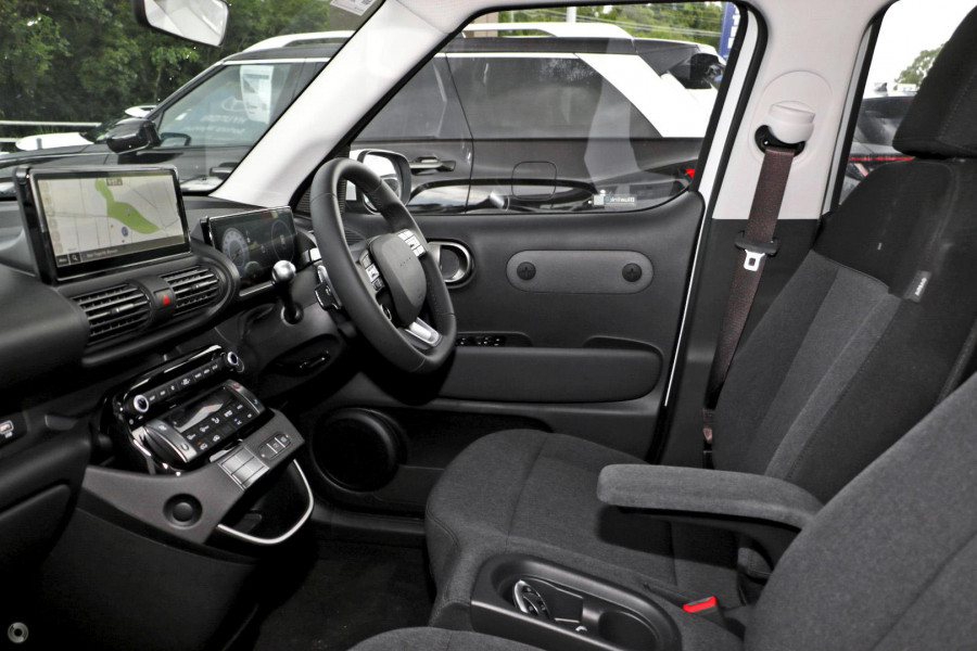 2026 Hyundai INSTER AX.V1 Extended Range SUV Image 6