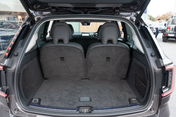 2025 Volvo EX90 No Series Plus Twin Motor SUV Image 23