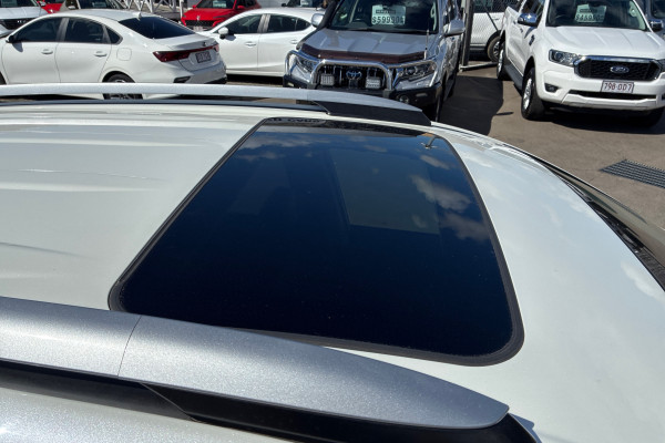 2018 Toyota RAV4 ASA44R Cruiser SUV Image 11