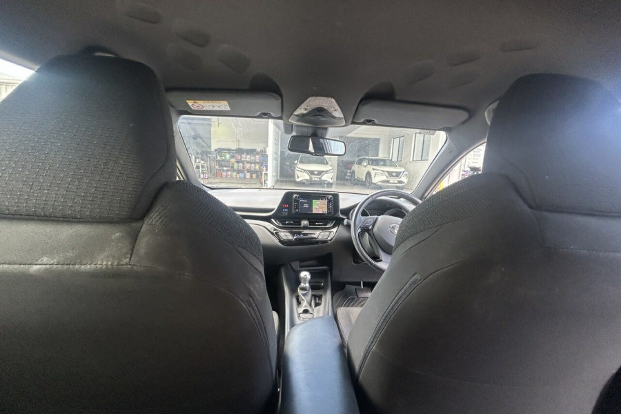 2018 Toyota C-HR NGX10R  SUV Image 18