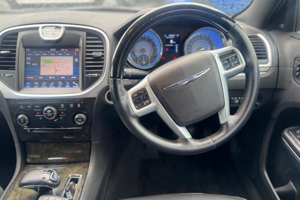 2015 MY14 Chrysler 300 LX C Sedan Image 17