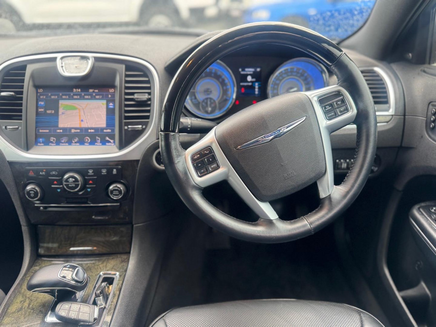 2015 MY14 Chrysler 300 LX C Sedan Image 17