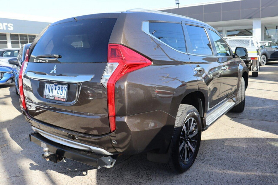 2017 Mitsubishi Pajero Sport QE GLX SUV Image 12