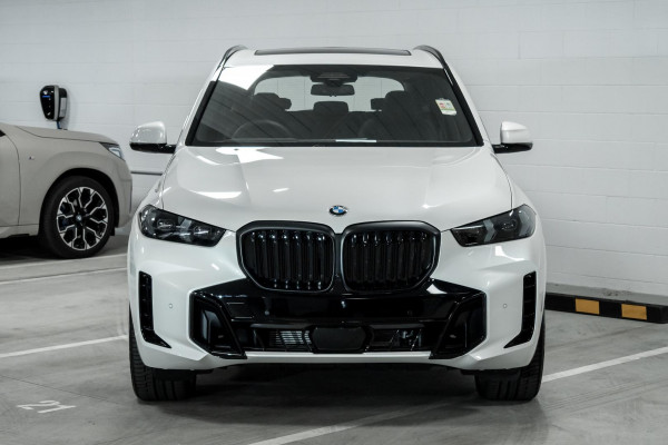 2025 BMW X5 G05 LCI xDrive40i M Sport SUV image 4