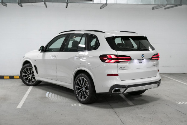2025 BMW X5 G05 LCI xDrive30d M Sport SUV image 2