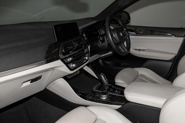 2019 BMW X4 G02 xDrive30i M Sport SUV image 8