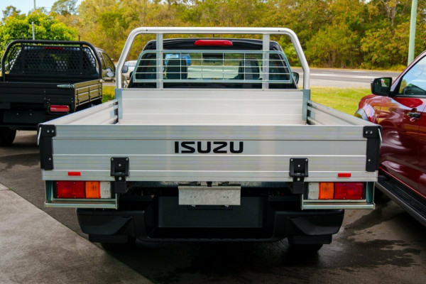 2026 MY25.5 Isuzu D-MAX RG SX Cab Chassis Image 3