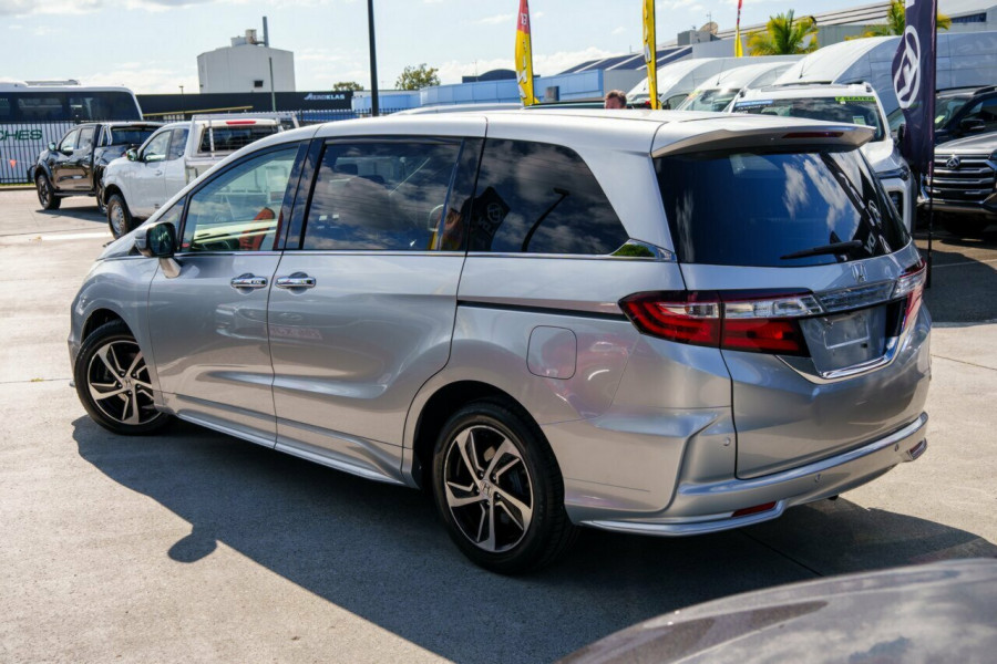 2017 Honda Odyssey 5th Gen VTi-L Wagon Image 2