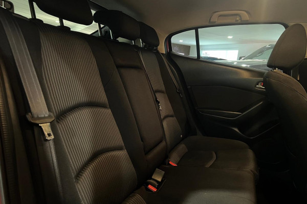 2015 Mazda 3 BM5438 SP25 Hatch Image 23