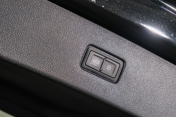 2025 Audi Q7 4M 45 TFSI SUV image 17