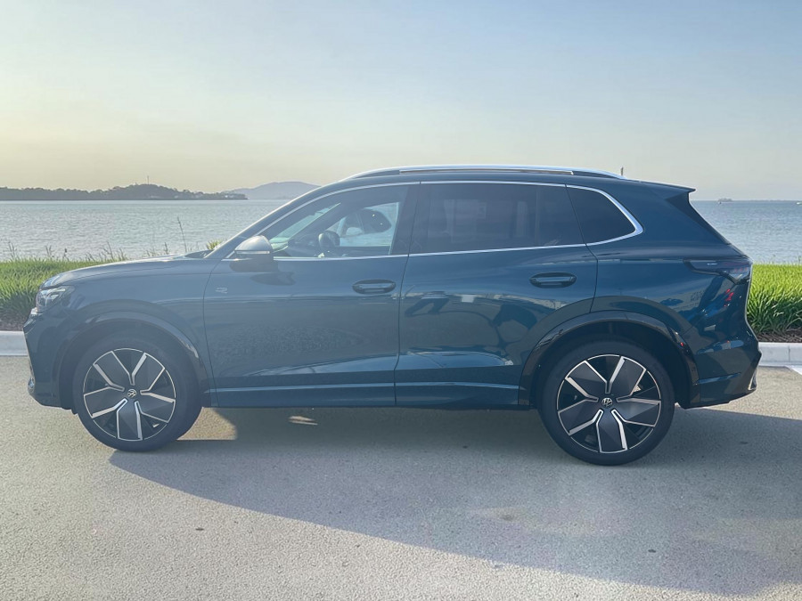 2026 MY25 Volkswagen Tiguan CT 195TSI R-Line SUV Image 5