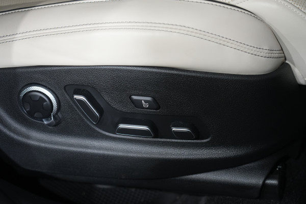 2024 Genesis GV70 2.5T SIGNATURE SUV Image 33