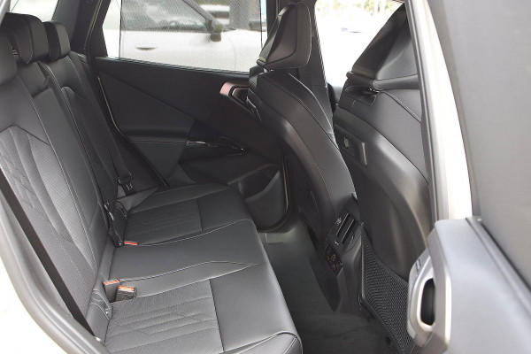 2025 BMW X3 G45 30e xDrive SUV image 11