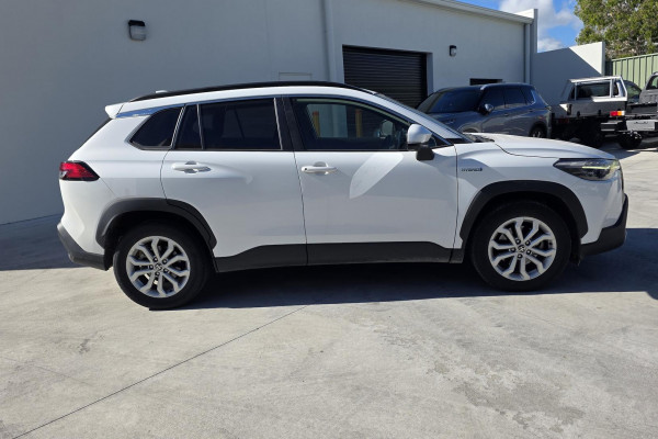 2022 Toyota Corolla Cross MXGH15R GXL SUV Image 2