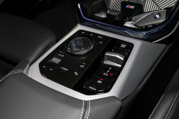 2025 BMW X3 G45 30e xDrive SUV image 19