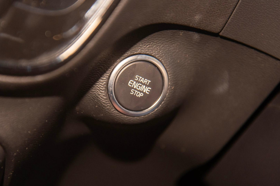2023 Volvo XC40  Ultimate B4 Bright SUV Image 13