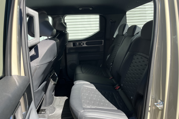2026 Kia Tasman TK SX+ Ute Image 9