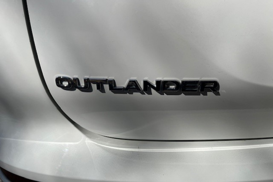 2021 MY22 Mitsubishi Outlander ZM ES Wagon Image 8