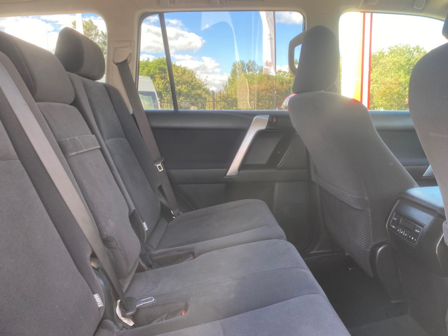 2018 Toyota LandCruiser Prado GDJ150R GXL SUV Image 16
