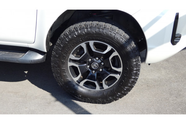2021 Toyota HiLux GUN126R SR5 + PREMIUM INTERIOR 4X4 Ute