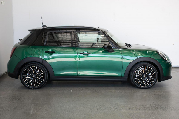 2026 MINI Cooper F65 C Favoured Hatch image 3