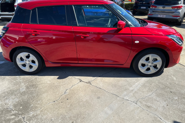 2025 Suzuki Swift Hybrid UZ Hybrid Plus Hatch Image 2
