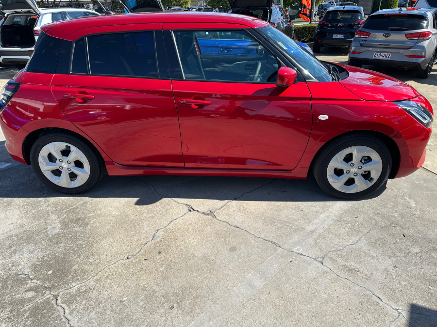 2025 Suzuki Swift Hybrid UZ Hybrid Plus Hatch Image 2