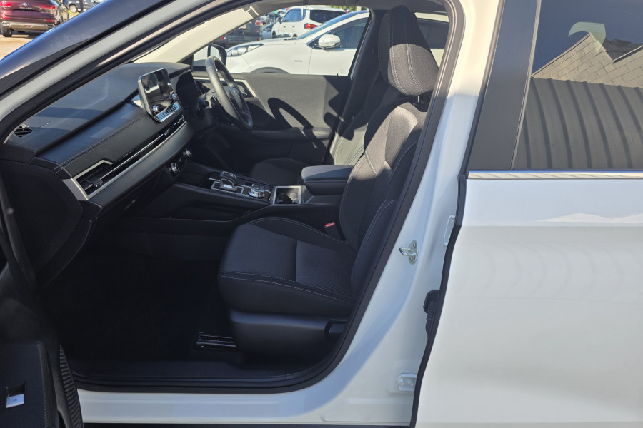 2024 Mitsubishi Outlander ZM LS SUV Image 9