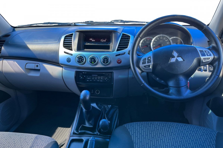 2013 Mitsubishi Triton MN GLX-R Ute Image 9