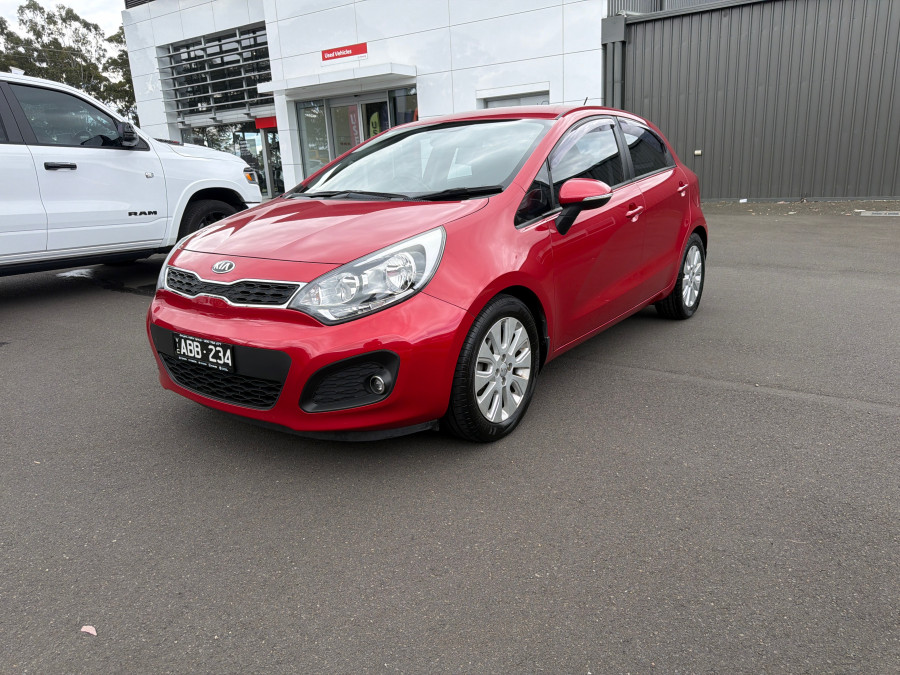 2014 Kia Rio IHS6D2A1FGG829 Si Hatch Image 2