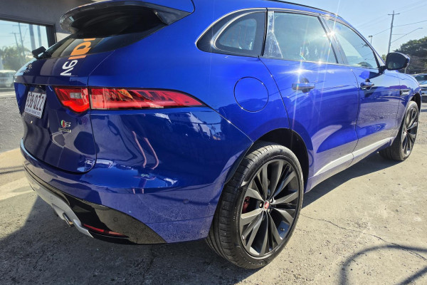 2016 MY17 Jaguar F-PACE X761 First Edition SUV Image 7