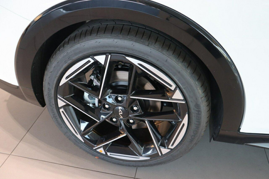 2025 Kia K4 CL4m GT-Line Sedan Image 8