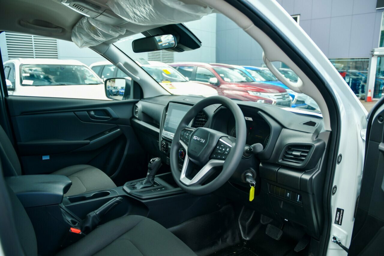 2023 Isuzu D-MAX RG SX Cab Chassis Image 7