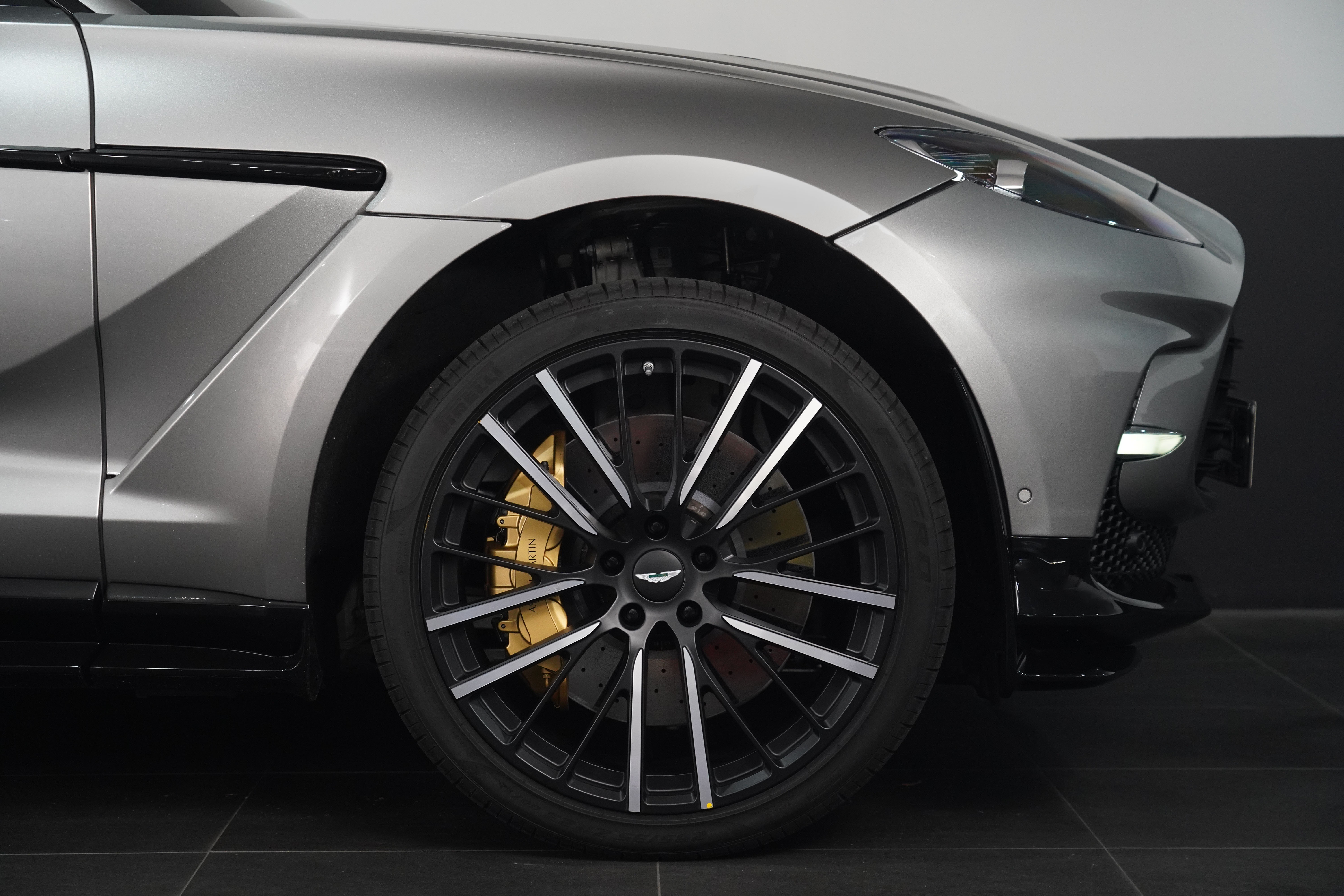 2022 Aston Martin DBX 707 SUV Image 15