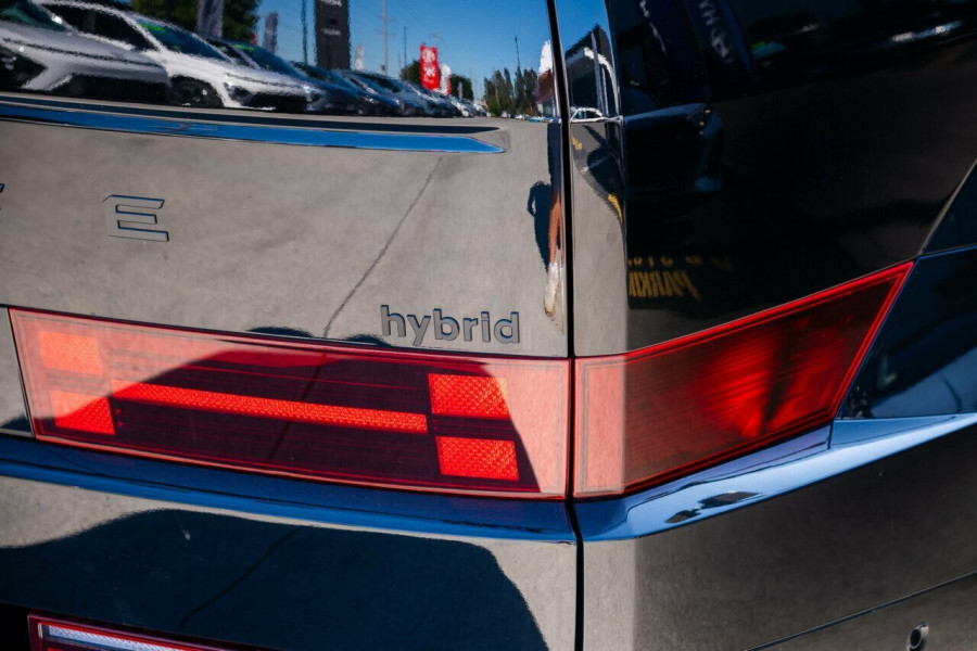 2026 Hyundai Santa Fe Hybrid MX5.V2 Calligraphy 7 seat SUV Image 7