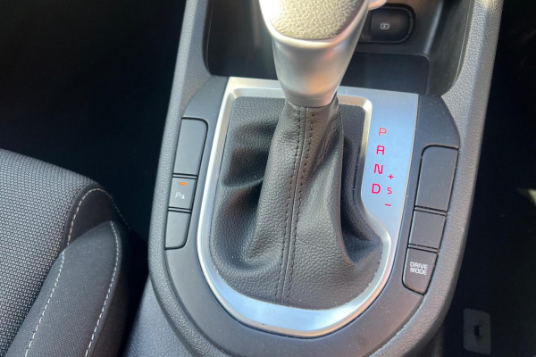 2023 MY24 Kia Cerato BD S Hatch Image 18