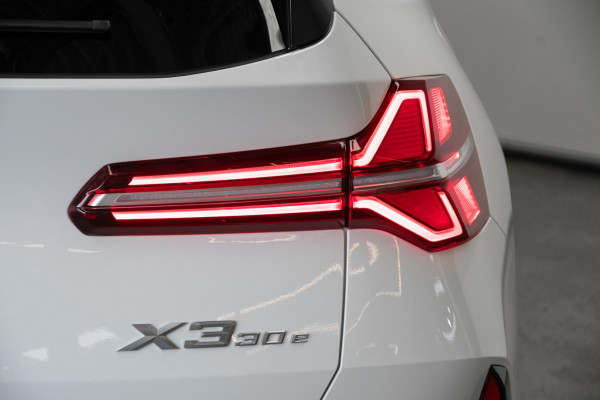 2026 BMW X3 G45 30e xDrive SUV image 23