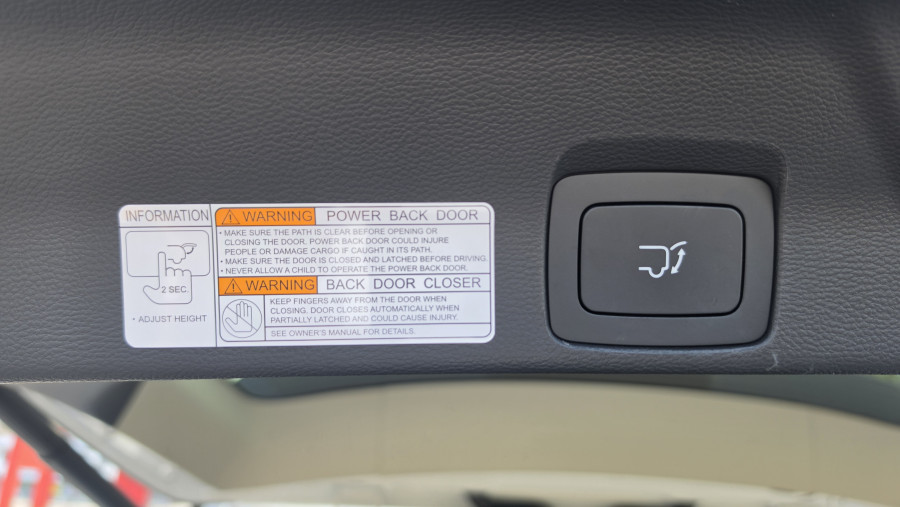 2026 MY25 LDV D90 SV9A Executive SUV Image 13