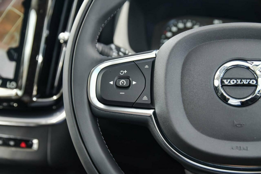 2019 MY20 Volvo XC60 UZ D4 Momentum Suv Image 17