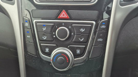 2013 Hyundai i30 GD2 Active Hatch image 16