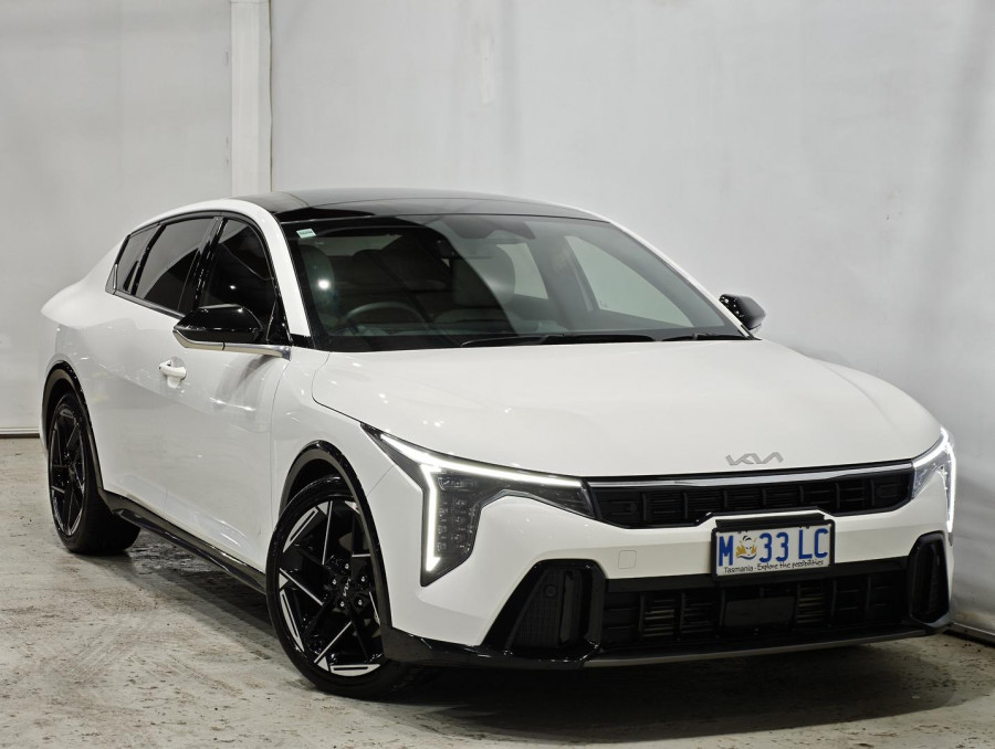 2025 Kia K4 CL4m GT-Line Sedan Image 2