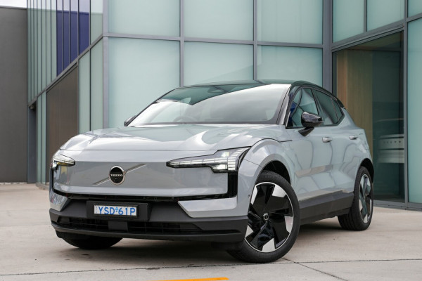 2024 MY25 Volvo EX30  Single Motor Extended Range Ultra SUV Image 3