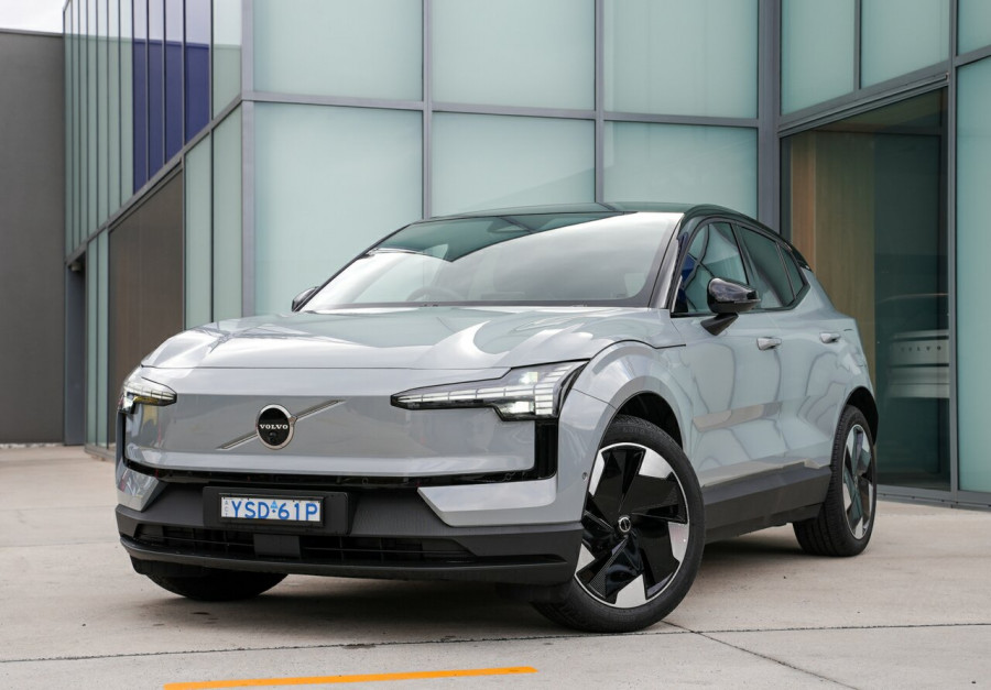 2024 MY25 Volvo EX30  Single Motor Extended Range Ultra SUV Image 3