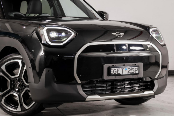 2026 MINI Aceman J05 SE Favoured Hatch image 2